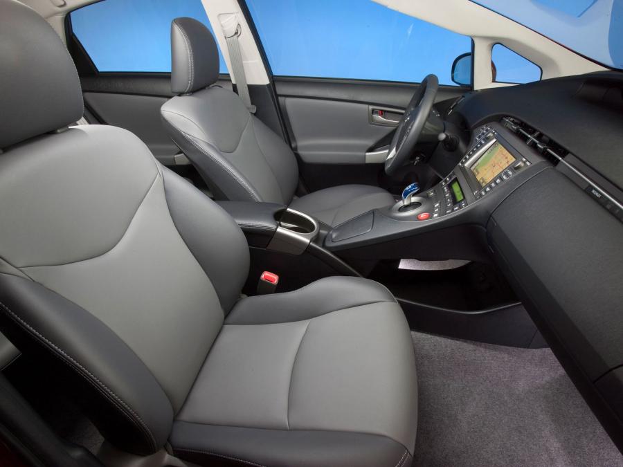  Toyota Prius 2011 года  (US) (фото 16 из 22)